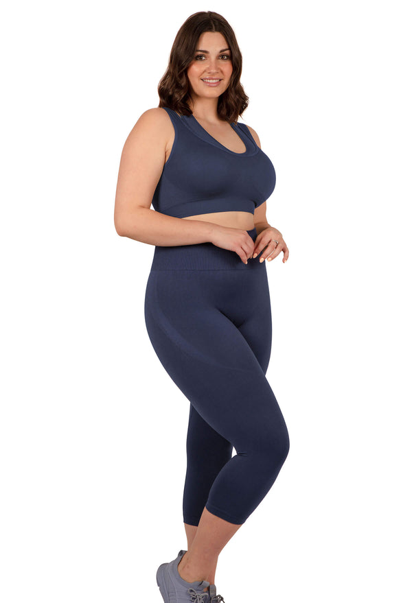 Plus Size Sports Bra - Triple-layer Support Racer & High Waist 3/4 Capri Leggings