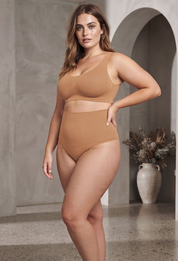 High waist G-string with double-layer firm control panel for smoothing and flattening the lower tummy